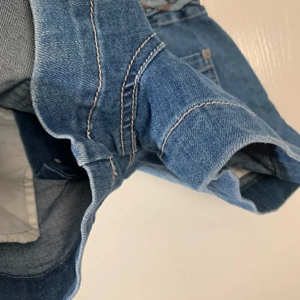 Free People EUC button down jean shorts with braided belt detail Size 24